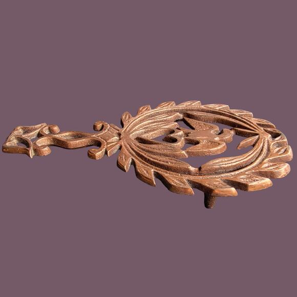 Vintage 1949 Copper Plated JZH "Eagle & Heart" Cast Iron Trivet - Picture 3 of 5